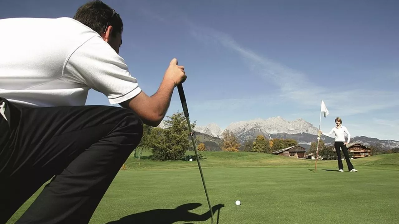 İnsanların golf sahalarında oynamak için nitelik kazanması gerekiyor mu?